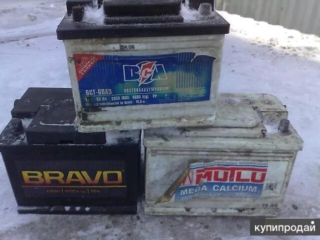 Аккумулятор ирбит. Аком аккумулятор 60 ач. Аккумуляторы автомобильные акб. Аккумуляторная батарея для автомобиля. Автомобильные аккумуляторные батареи.