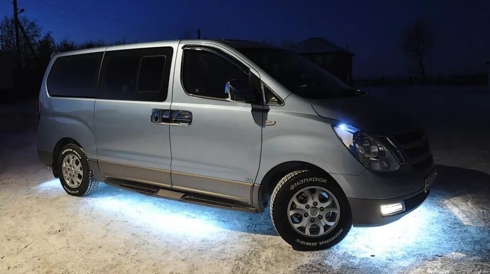 Купить гранд старекс 2.5 дизель. Hyundai Grand Starex. Hyundai Grand Starex 2wd. Hyundai Starex 2. Hyundai Grand Starex бензин.