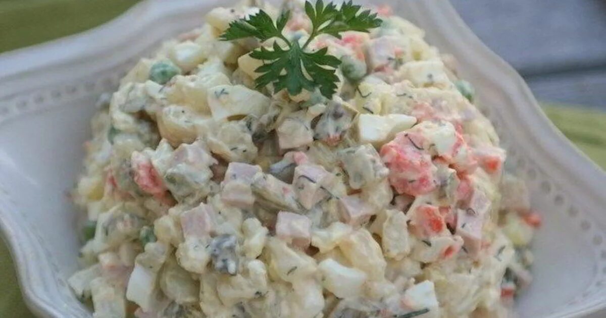 Рецепт вкусного салата оливье. Salat Оливье. Салават Оливье. Оливье Жюй де глотай. Салат Оливье классический.