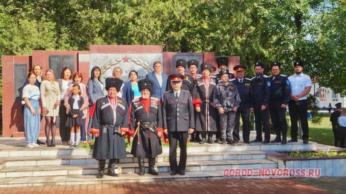 Краснодарский край новороссийск станица раевская. Станица Раевская Краснодарский край. Станица Раевская г Новороссийск. Освобождение станицы Старокорсунской от фашистов. Армянская община в станице Раевской.