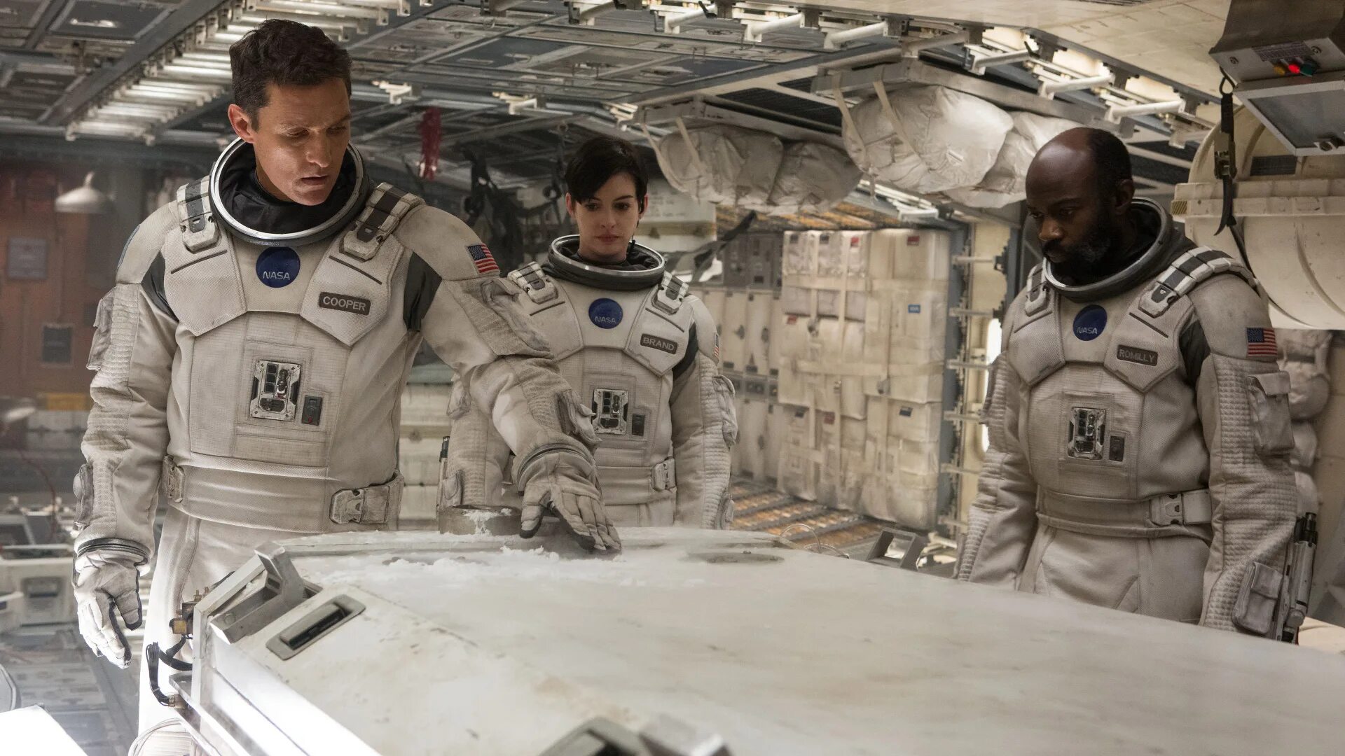 Интерстеллар о чем. Кристофер нолан интерстеллар. interstellar 2014. интерстеллар планета эдмундс. дэвид гяси интерстеллар.
