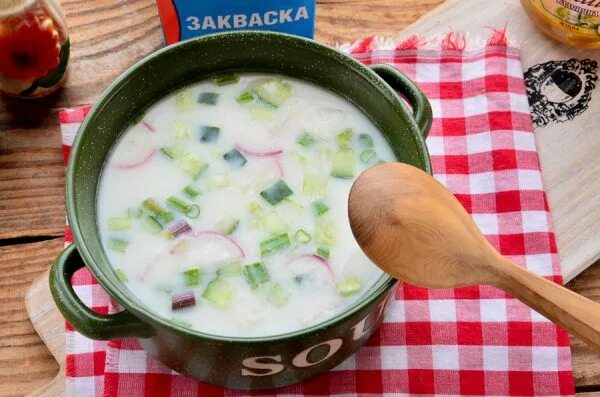 Окрошка с куриным филе. Закваска для окрошки. окрошка на кефире с курицей. fit-окрошка с куриным филе [spar].