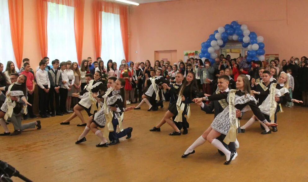 Чаусы беларусь. Сш 2 чаусы. Изучение селища у г. Газета искра чаусы последний выпуск. Конкурс лучших учителей.