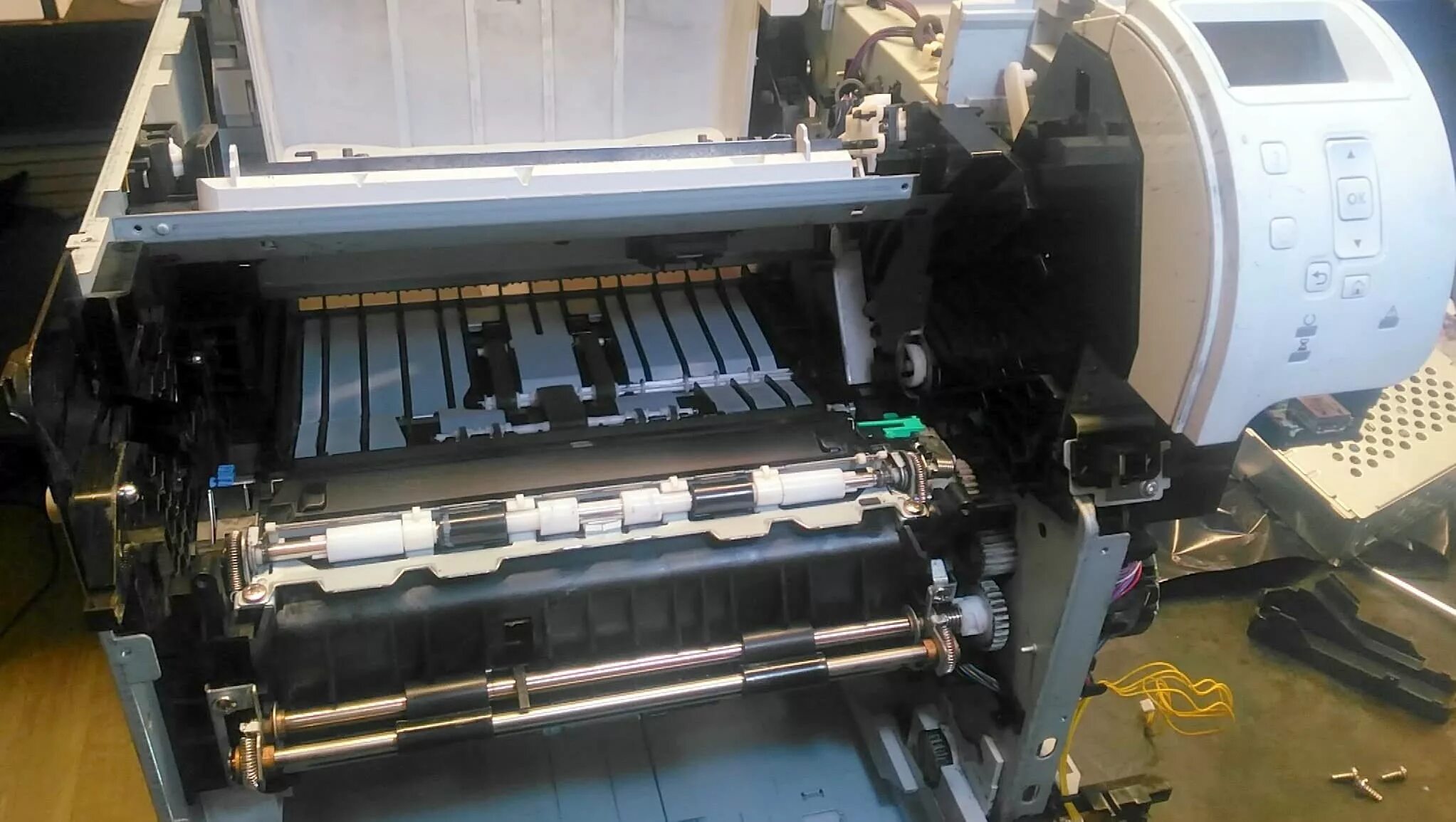 Почему полосит принтер. Принтер hp u600 м601. полосит принтер hp laserjet. hashima hp-600lf. профилактика принтера.