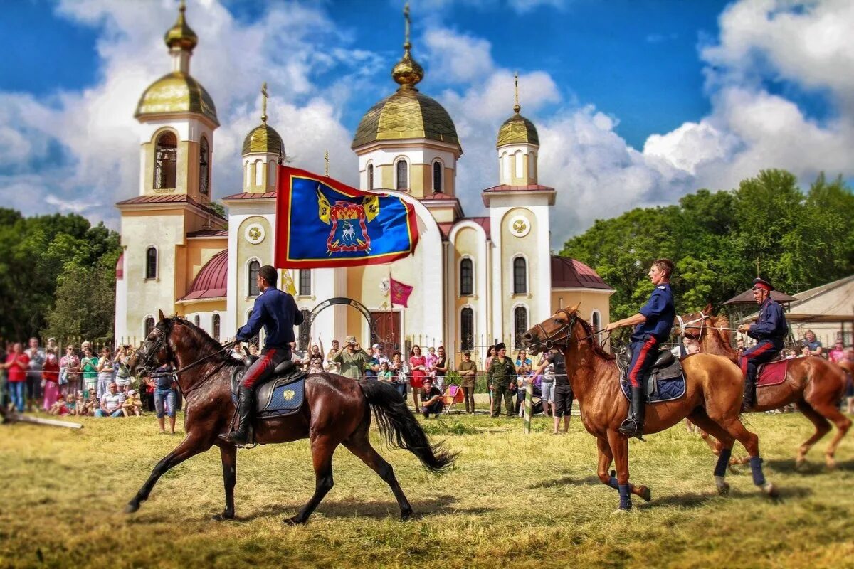 Станица казачий дон. Казачьи шермиции кубань. донское казачество станицы. казачья станица на дону. казаки в станице.