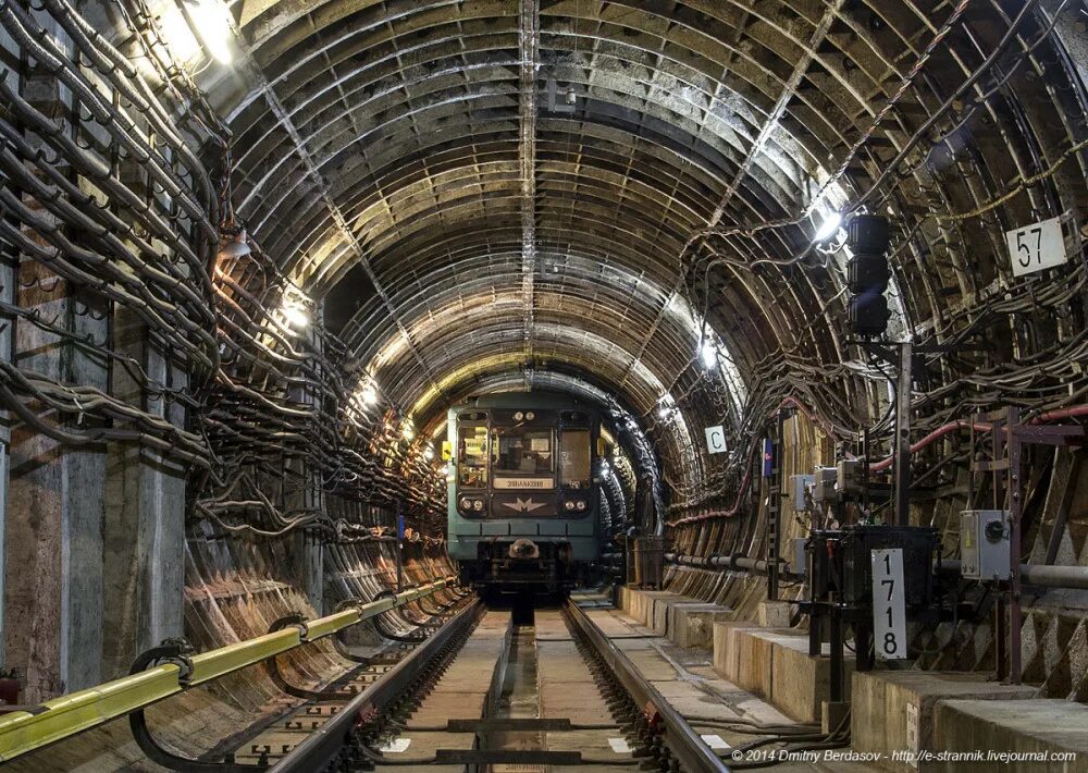 1 метро в россии. Руссос Метрострой. Метро тоннель подземелье Московского метрополитена. Депо Руднево метрополитена. Станция Бранево метрополитена.