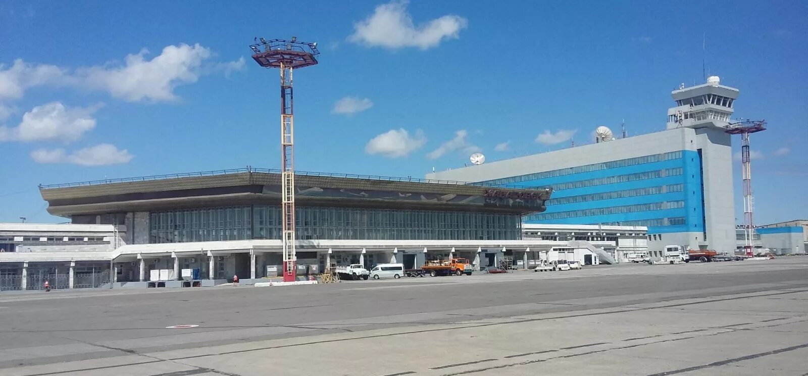 Сколько аэропортов в хабаровске. Старый Международный аэропорт Хабаровск. Международный аэропорт Хабаровск новый. Аэропорт Хабаровск Международный терминал. Хабаровск Хабаровск новый аэропорт.