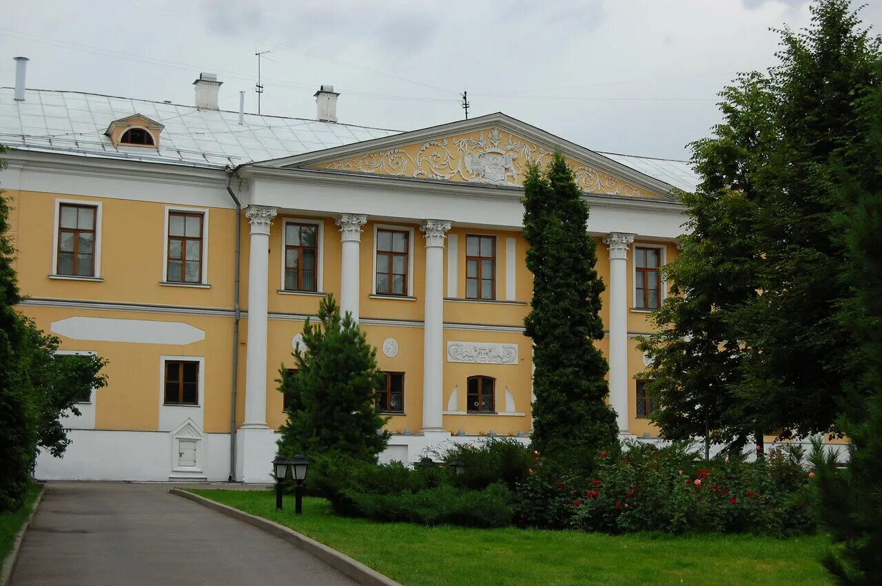 Усадьба лопухиных в москве. Международный центр рерихов усадьба лопухиных. усадьба лопухиных в москве в малом знаменском переулке. палаты лопухиных в малом знаменском переулке.