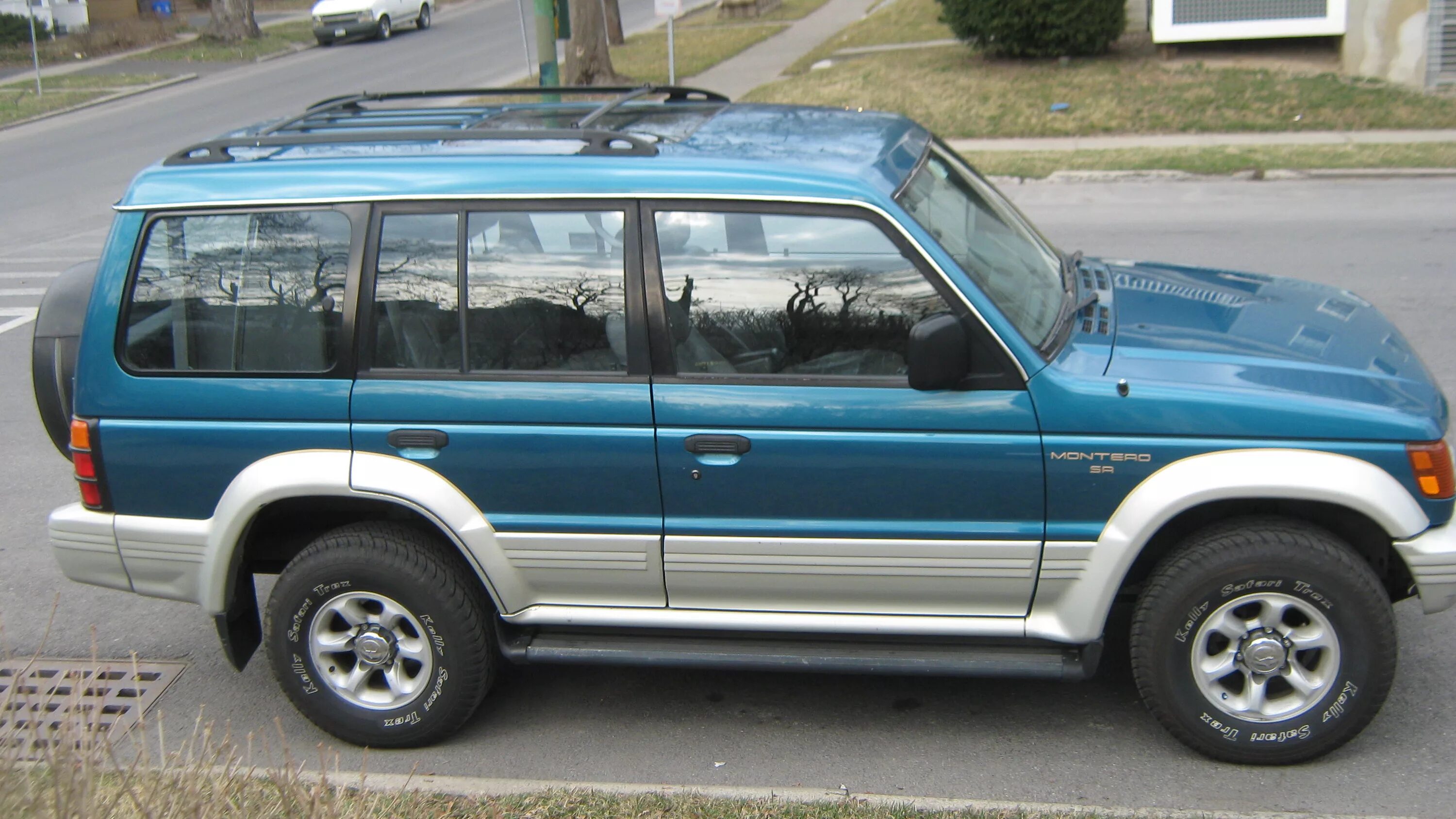 1 монтеро. Мицубиси монтеро 1995. mitsubishi montero 1 поколение. митсубиси паджеро монтеро. 1995 mitsubishi montero sport.