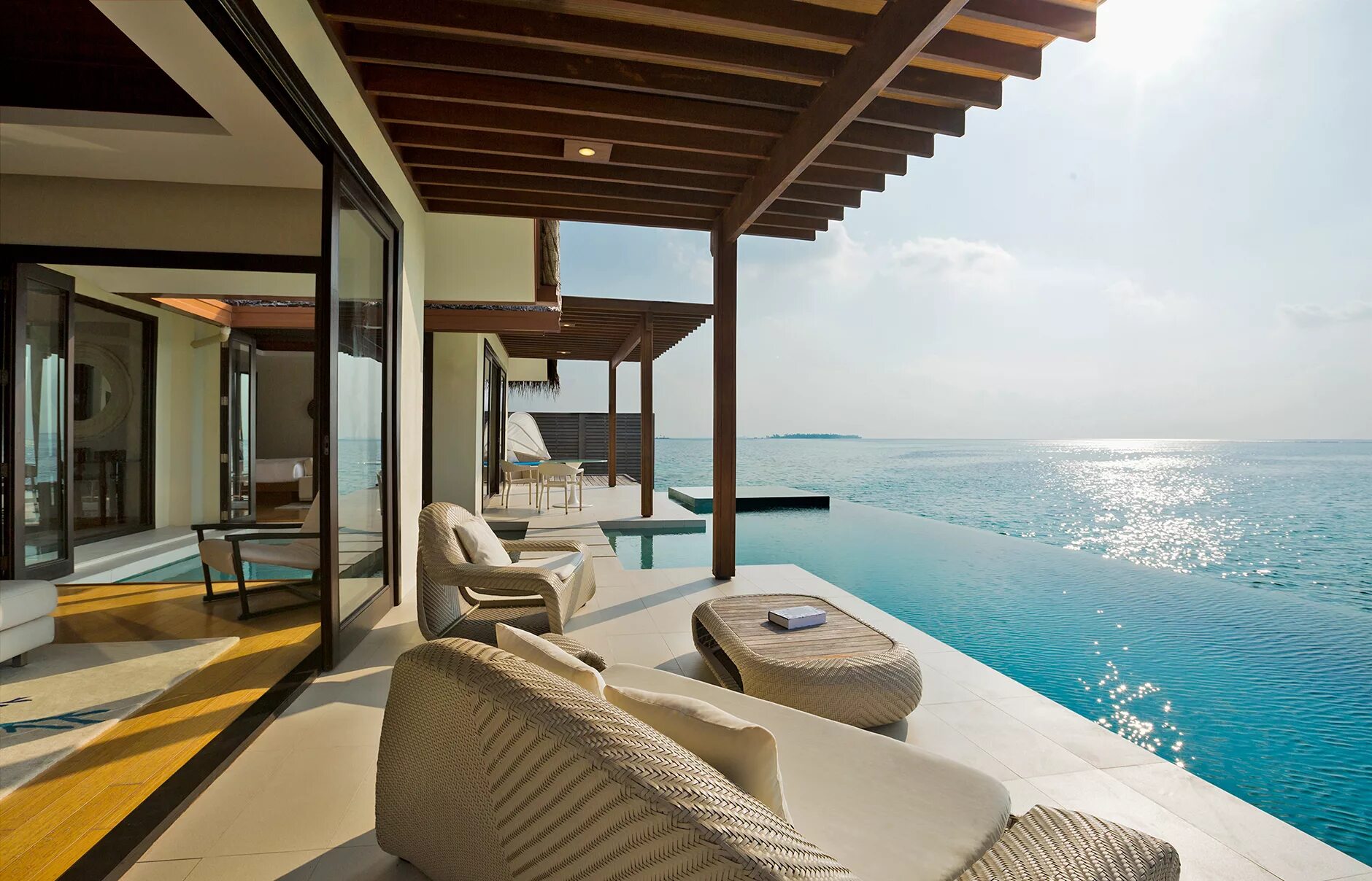 Отель с видом на воду. Нияма отель мальдивы. Мальдивы ватер вилла. Kandolhu maldives 5. Sun siyam iru fushi 5*.