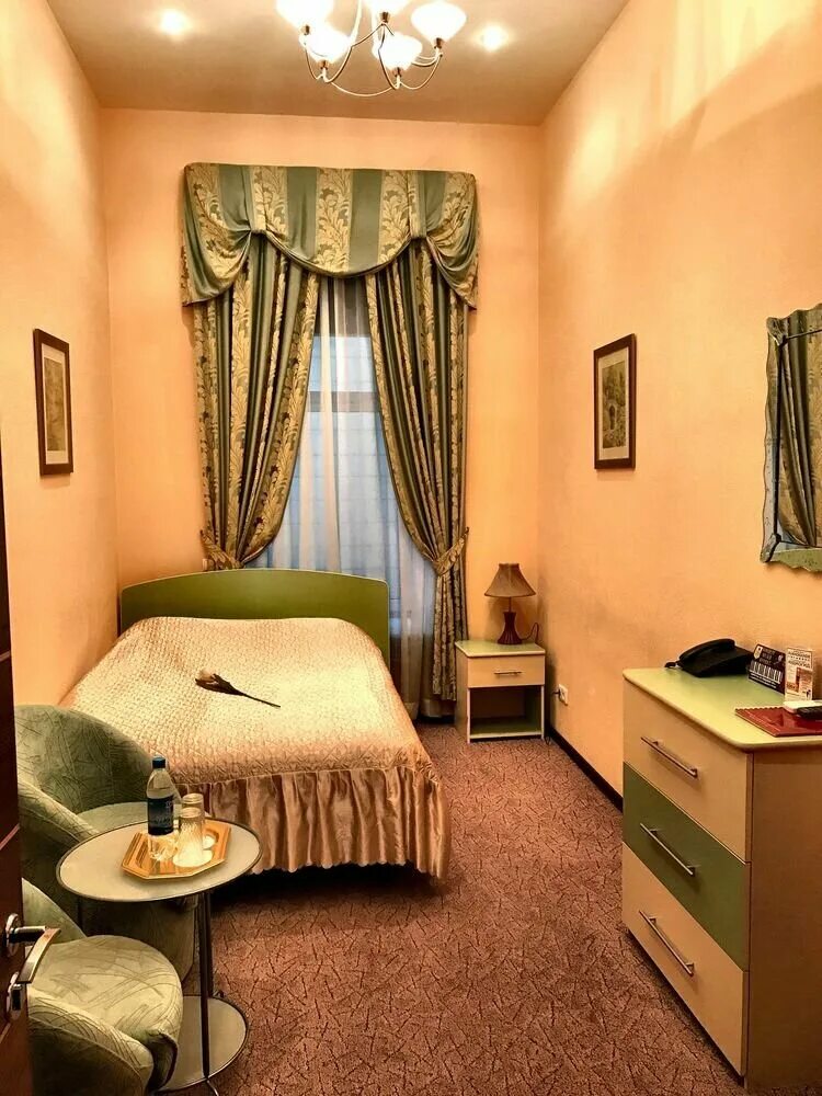 Аренда комната цены. Комната отеля. Отели в Питере. Квартира в гостиничном номере. Дешевая гостиница.