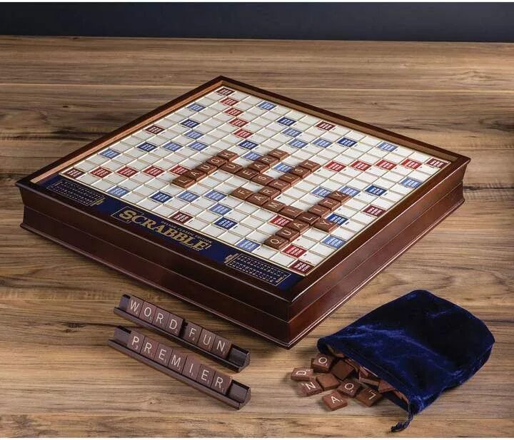 Игры эрудит на русском играть. Скрабл Делюкс. Эрудит Скрабл. Scrabble настольная игра. Игра Скрэббл на русском.