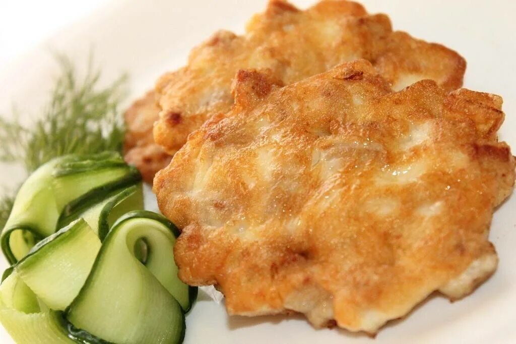 Лепешка с курицей. Арабская пита. Куриные оладьи с сыром. Tortili roll cezar. Котлеты классические.