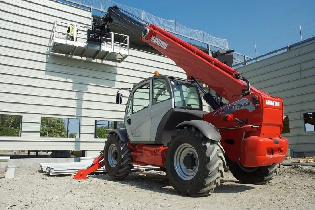 Куплю телескопический погрузчик б у. Manitou MT 1840. Телескопический погрузчик Manitou. Погрузчик фронтальный телескопический Manitou. Manitou погрузчик mt1440.