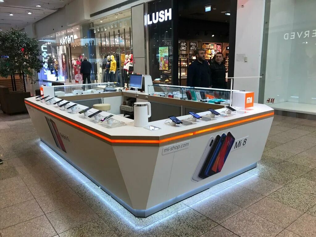 Mi shop отзывы. ксиоми в меге химки. Xiaomi фирменный салон. ксиоми шоп. Mi shop отзывы.