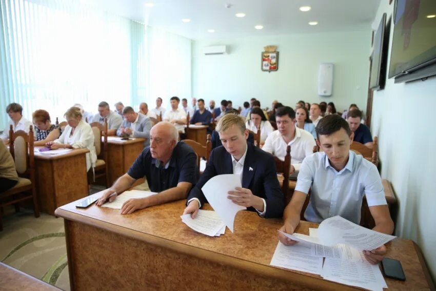 совет города лермонтова. лермонтовский лицей. учеба лермонтова в московском университете 1830-1832. 21 лицей 2 корпус. колледж лермонтов.