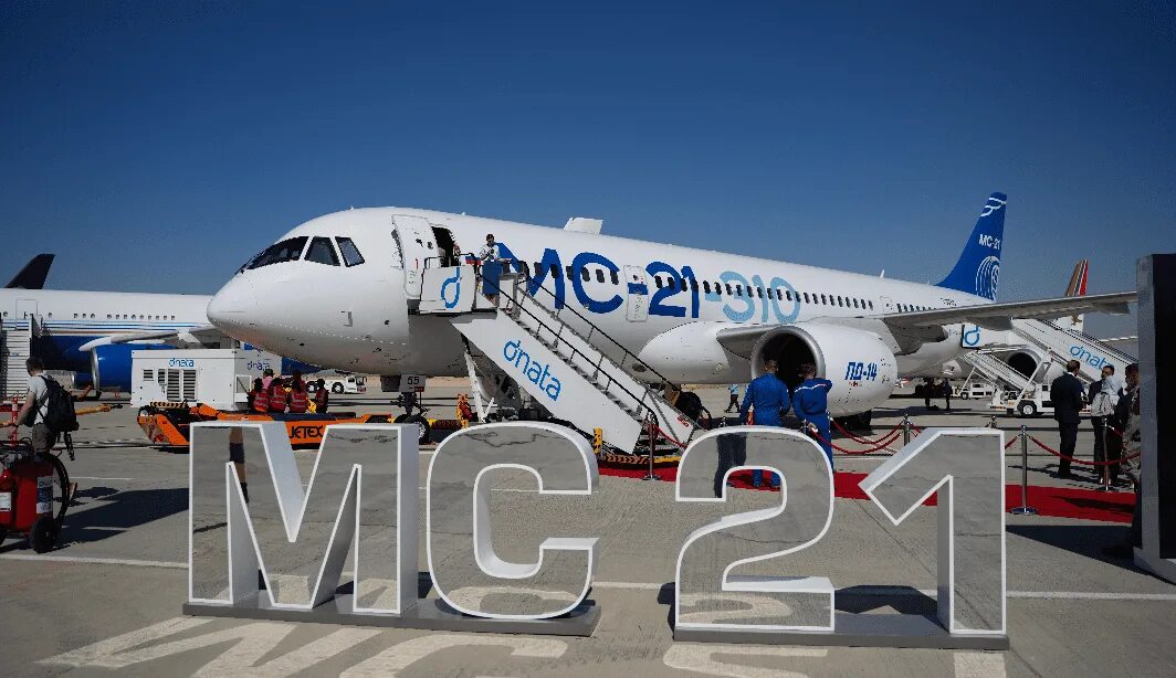 Самолет мс 21 последние. Мс21 самолет. российские самолёты гражданской авиации. российские гражданские самолеты. мс-21 пассажирский самолёт фото.