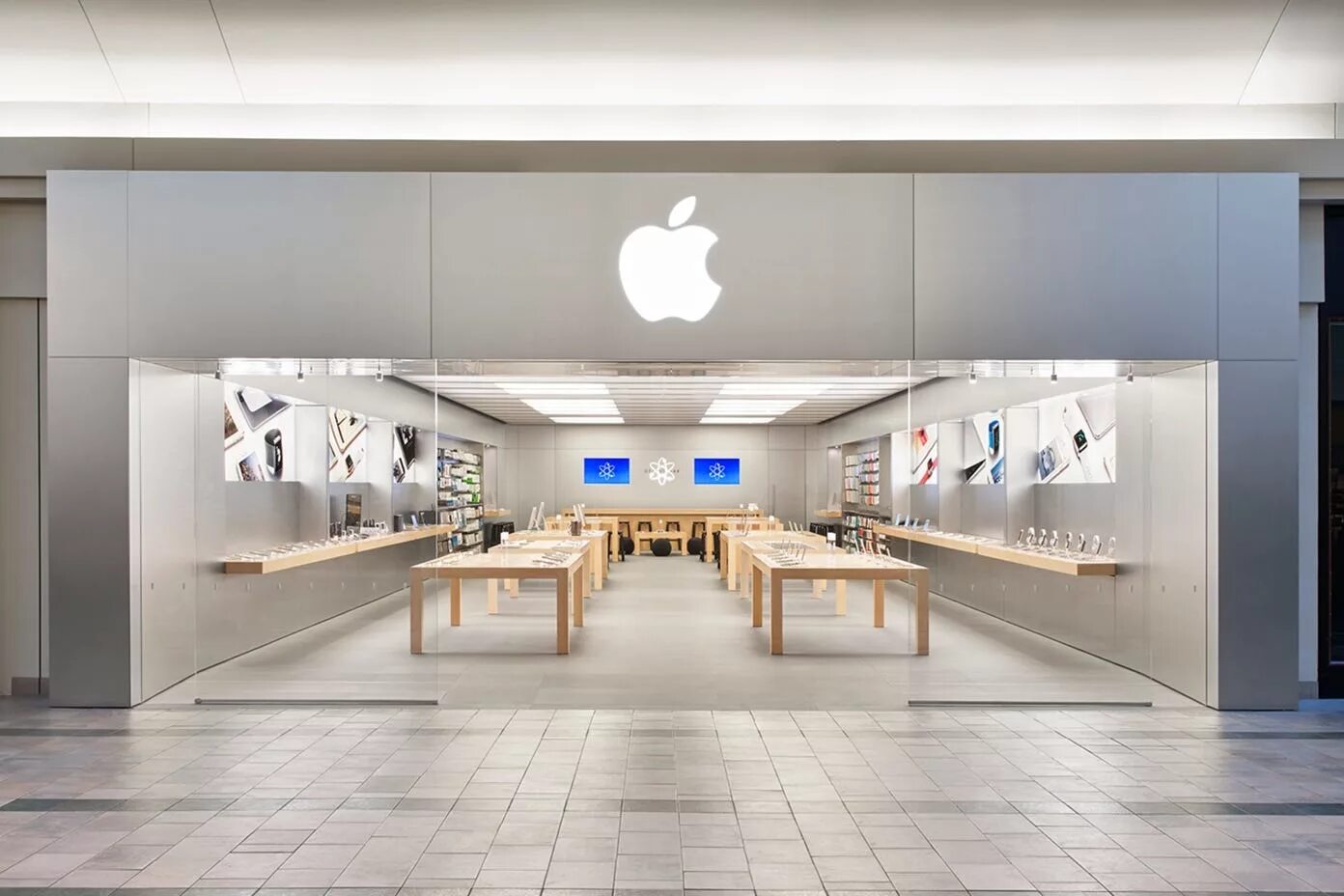 Apple store в россии. Apple Store Купертино. Apple Store 2021. Офис Эппл в Купертино интерьер. Apple Store 1990.