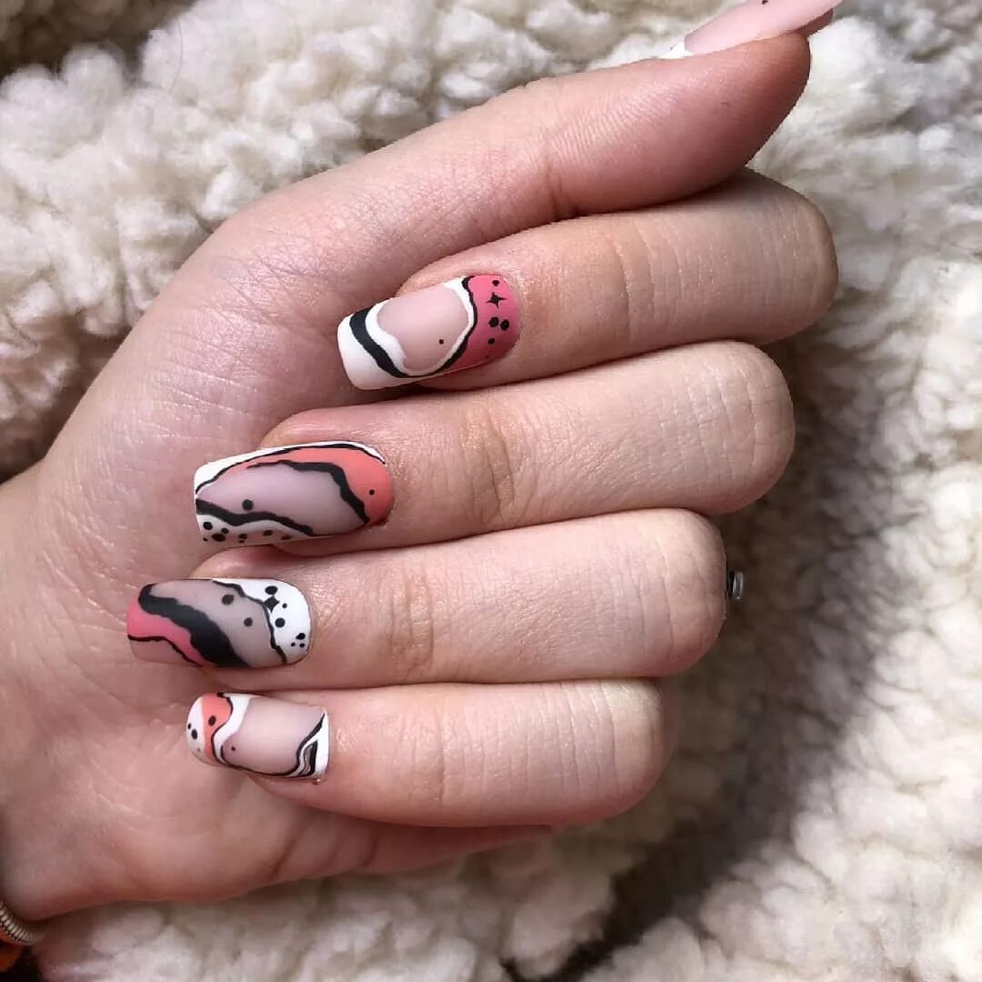 необычный маникюр. маникюр модный молодежный. стильный молодежный маникюр. яркий цветной маникюр. ногти молодежные.