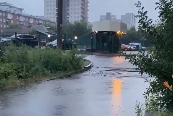 Иркутск дождь. Красноярск Ястынская 15 видео затоп. Три дождя иркутск