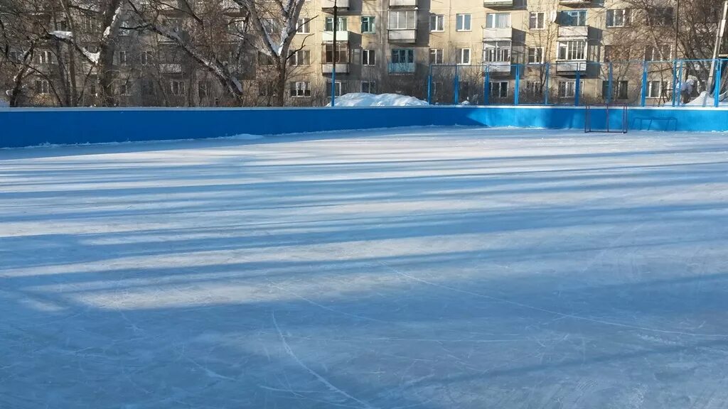 торговая сеть подкова фото магазина. каток сибирь новосибирске. стадион спартак каток. каток на стадионе чкаловец новосибирск. каток спартак новосибирск.