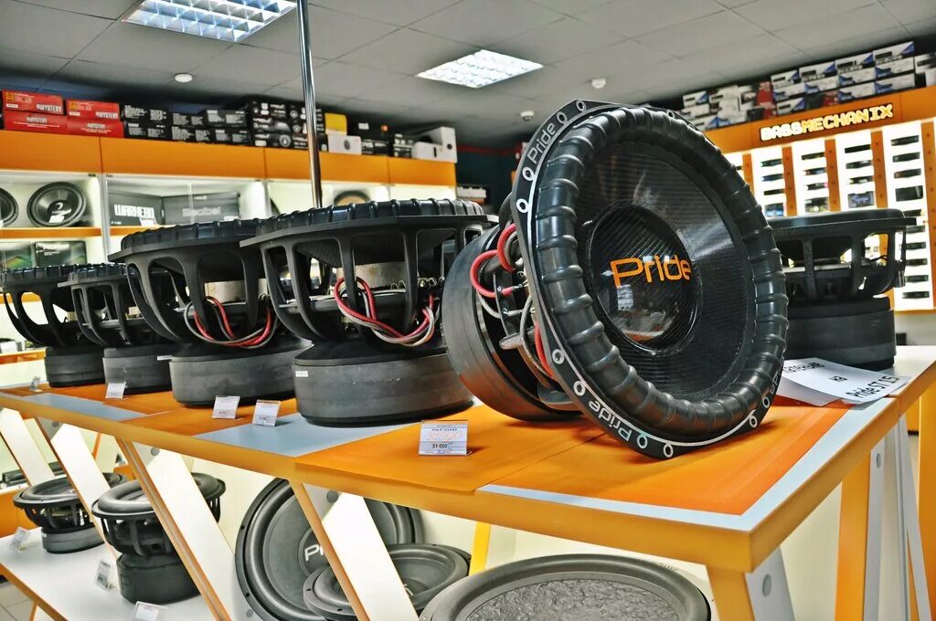 Пенза революционная улица 55 favorit car audio. Тверь автозвук выставка. Компании автозвука. Магазин автозвука медведь. Витрина автозвука.
