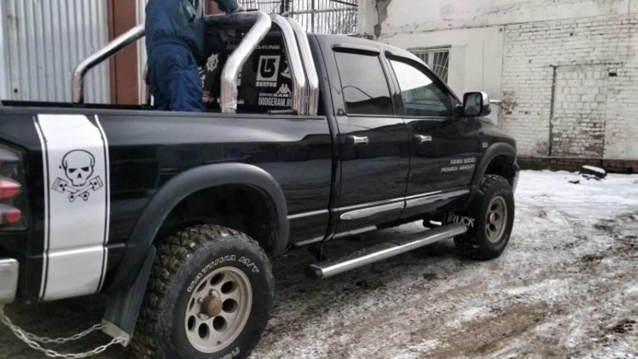 Глушитель пикап. Дуга кузова dodge Ram. Toyota Tundra дуга в кузов. Дуга на пикап Хайлюкс 1991г. Дуги в кузов Тойота Хайлюкс.