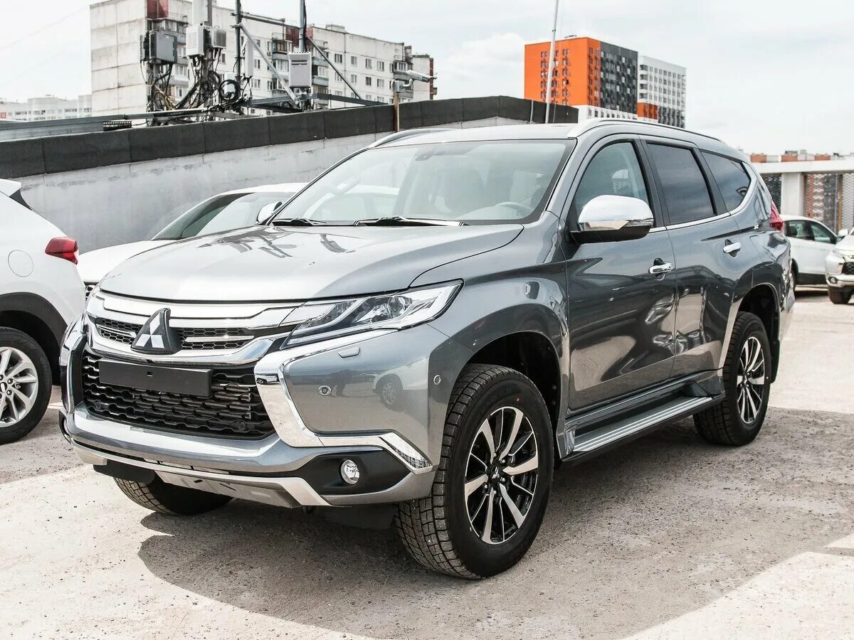 Мицубиси паджеро 2018. Mitsubishi Pajero Sport 2018 белый. Mitsubishi Pajero Sport черный 2018. Pajero Sport 3 2018. Mitsubishi Pajero Sport QX, 2018.