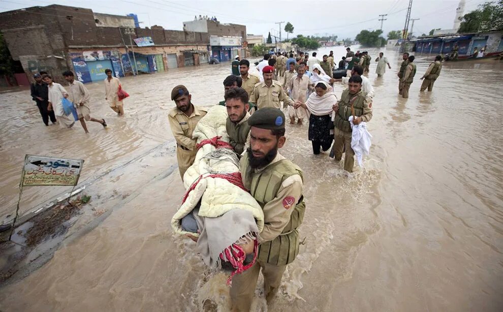 От 3 февраля 2005 г. 11 Февраля 2005 года в провинции Белуджистан на Юго-западе Пакистана. Провинция Белуджистан Пакистан. Наводнение в Пакистане 2010. Прорыв плотины в Пакистане 2005.