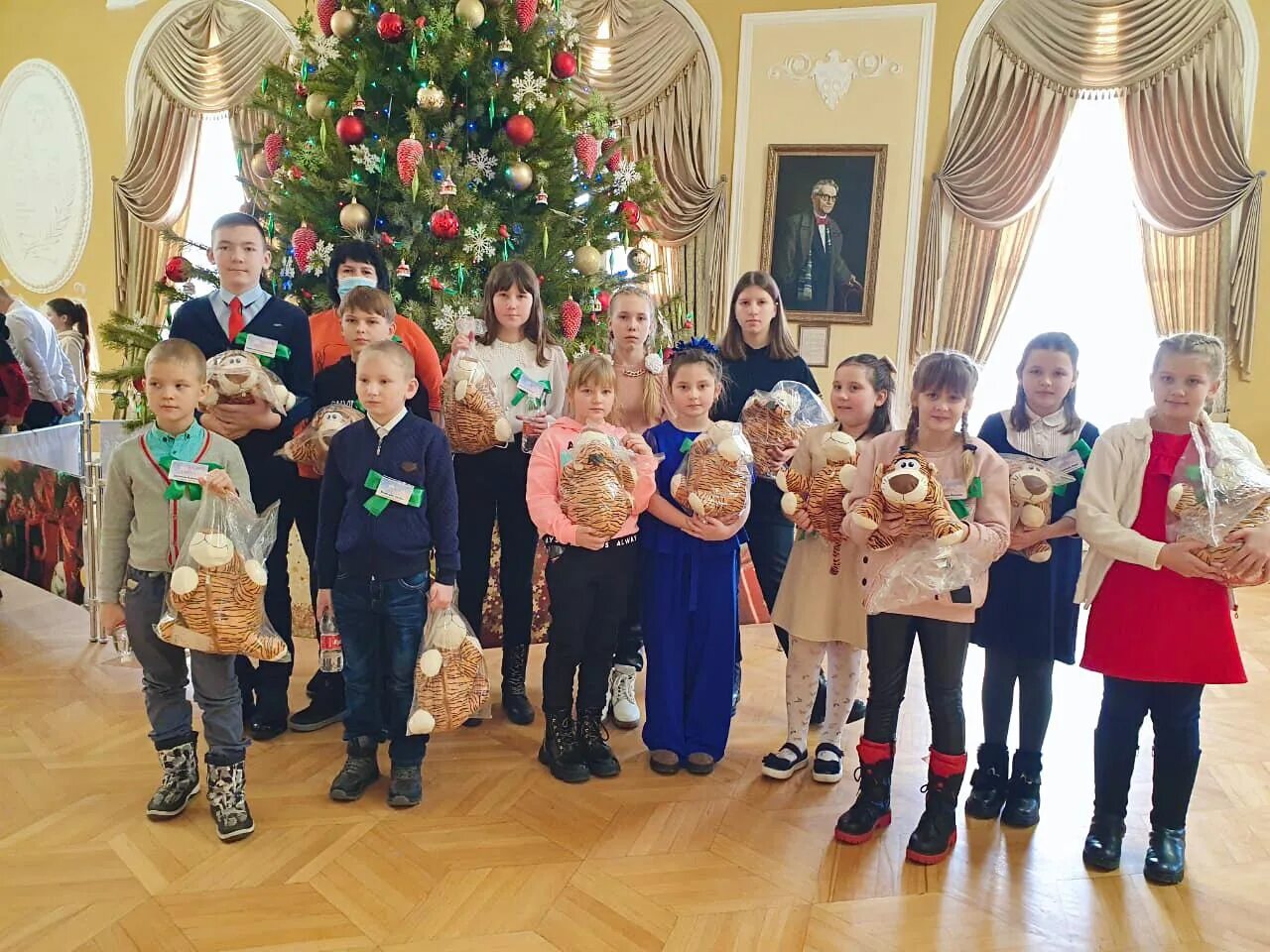 Какого числа проходит губернаторская елка. Губернаторская елка янао 2022. Какого числа проходит губернаторская елка. Губернаторская елка 2022 тула. Губернаторская елка для одаренных детей 2022 город слободской.