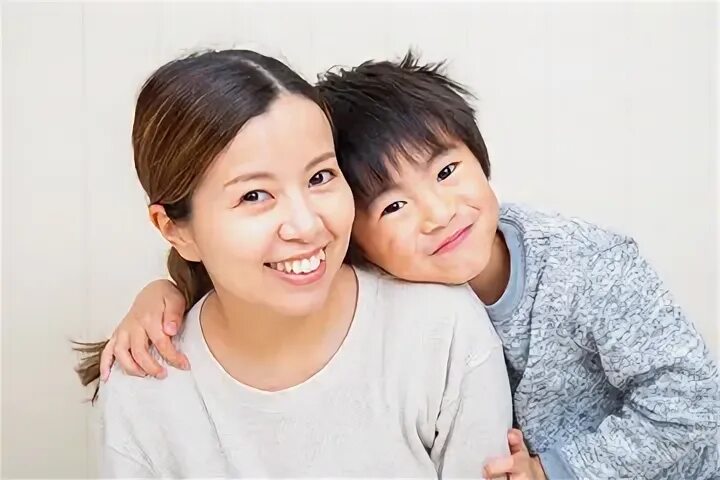 Мама и ребенок япония. Boy mother japanese. Совместный сон япония. Японская мама по принуждению. Boy mother japanese.