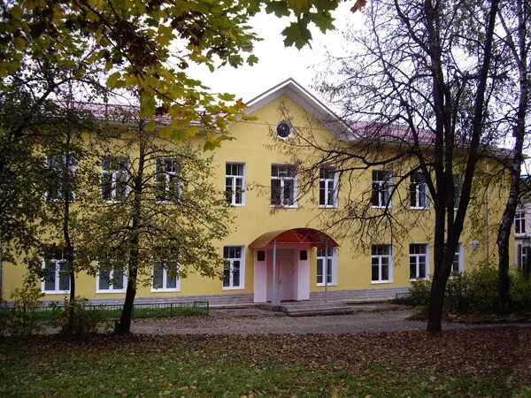 Московский губернский колледж искусств рузский филиал. Момк 1 руза. Медицинский колледж руза. Рузское медицинское училище 1983. Рузское медицинское училище.