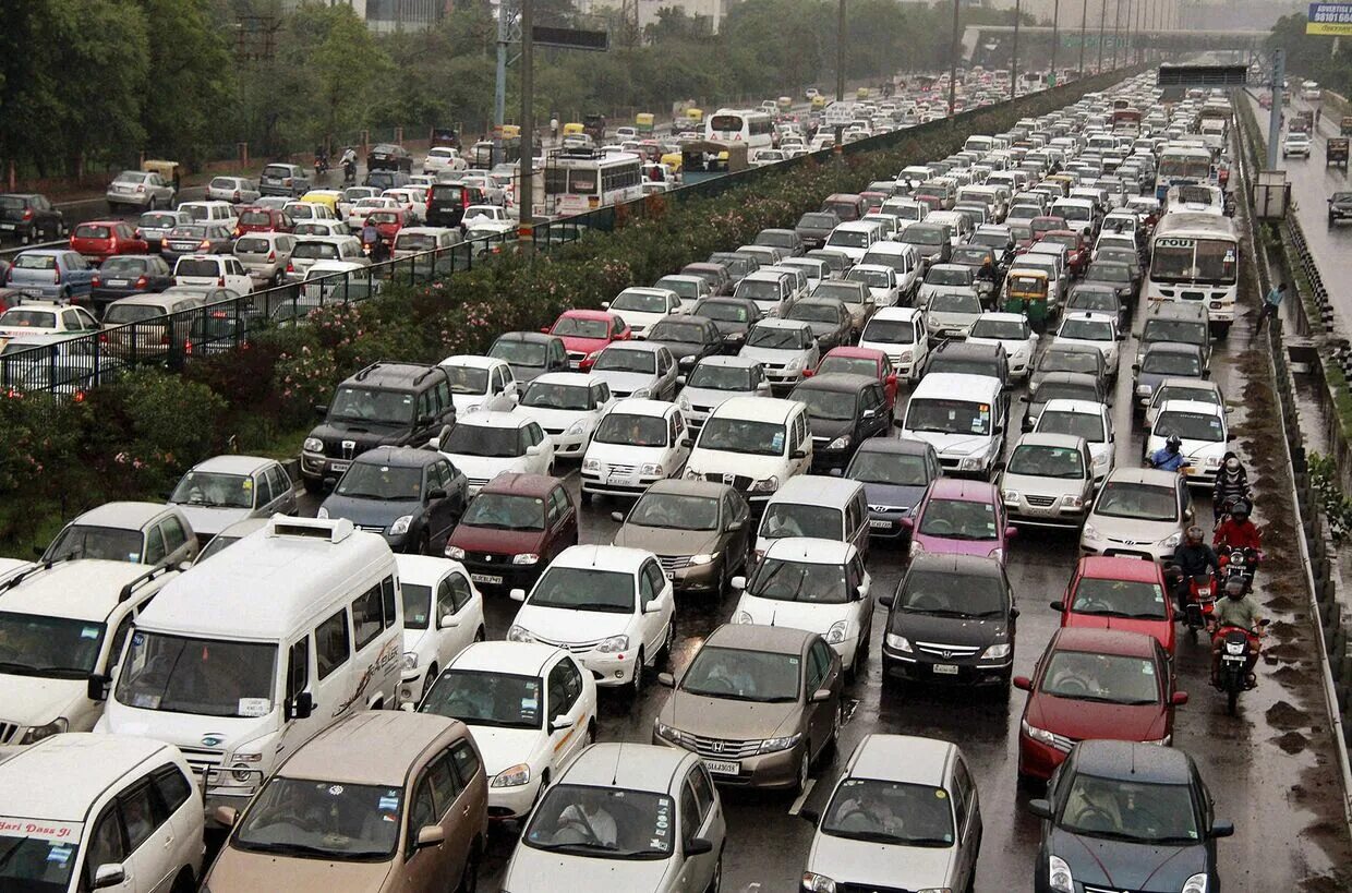 Пробки в Индии. Автомобильный транспорт. Пробка машин. Пробка на дороге. Traffic picture