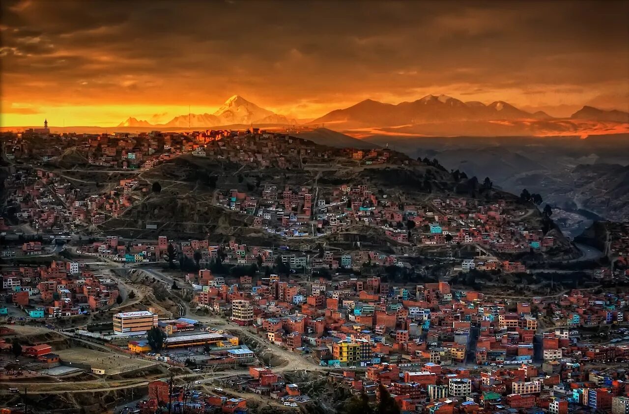 Пасет город. La Paz Боливия. Столица Боливии ла пас или сукре. Ла-пас (Боливия).