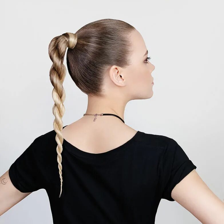 высокий хвост на длинные волосы. красивый хвост. красивые хвостики. красивые хвостики на длинные волосы. прическа двойеойхвост.