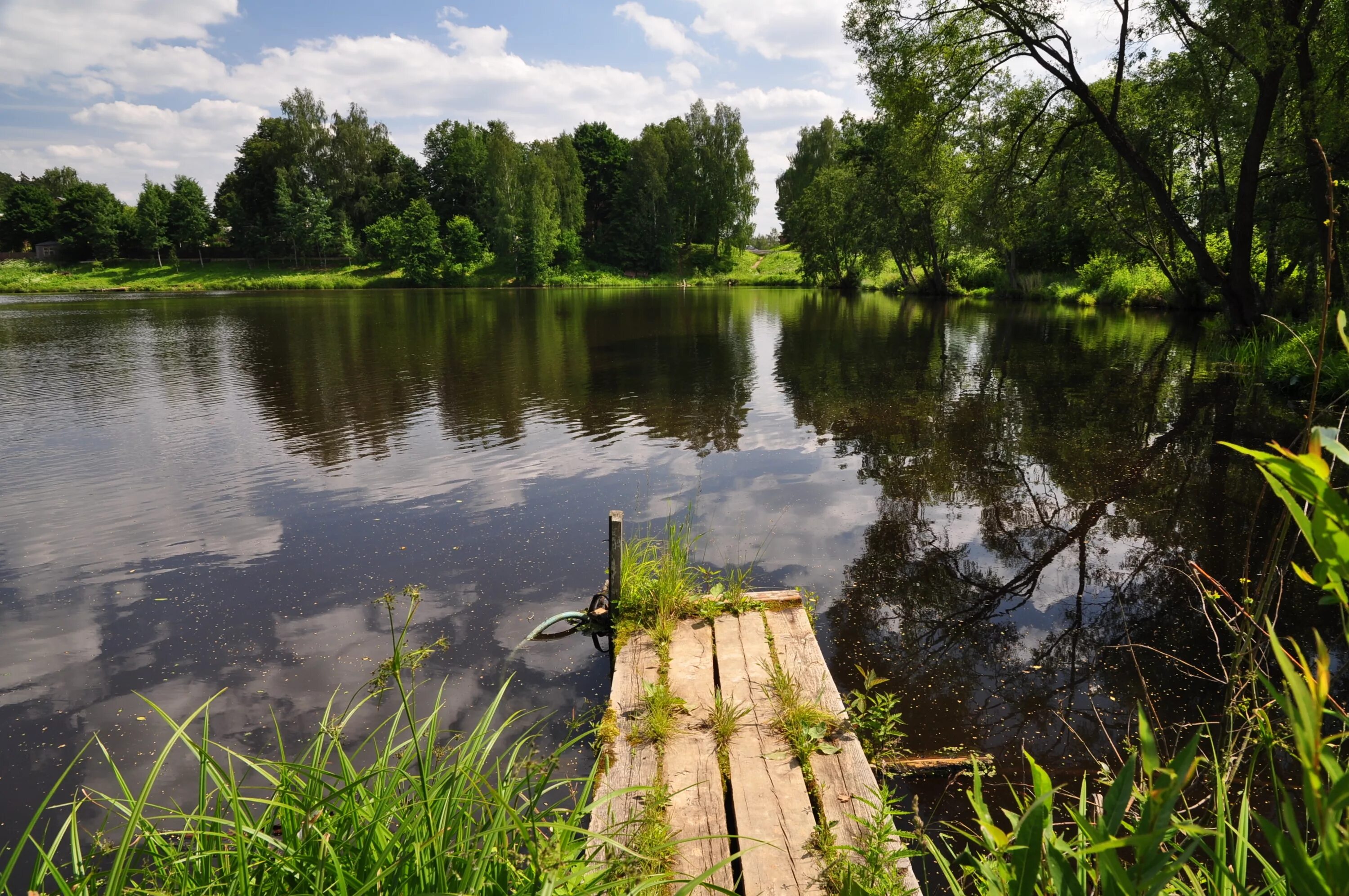 Вода деревенская. Малая Пудица река. Нарские пруды. Нарские пруды купание. Мостки (Луганская область).