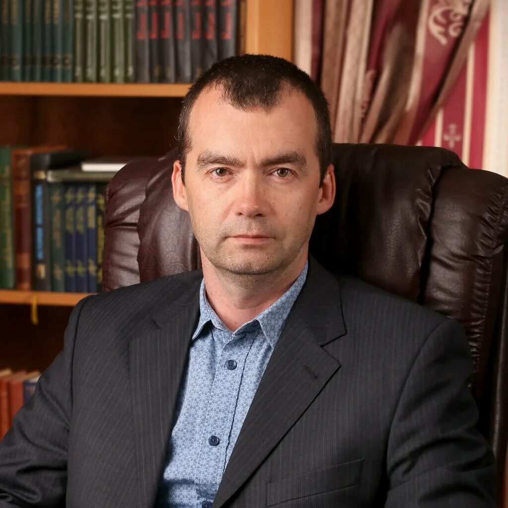 Перевалов олег анатольевич. Дмитрий бушков адвокат киров. Александр волосенков адвокат киров. Воробьев андрей васильевич киров сайт юрист. Бакакин станислав евгеньевич.