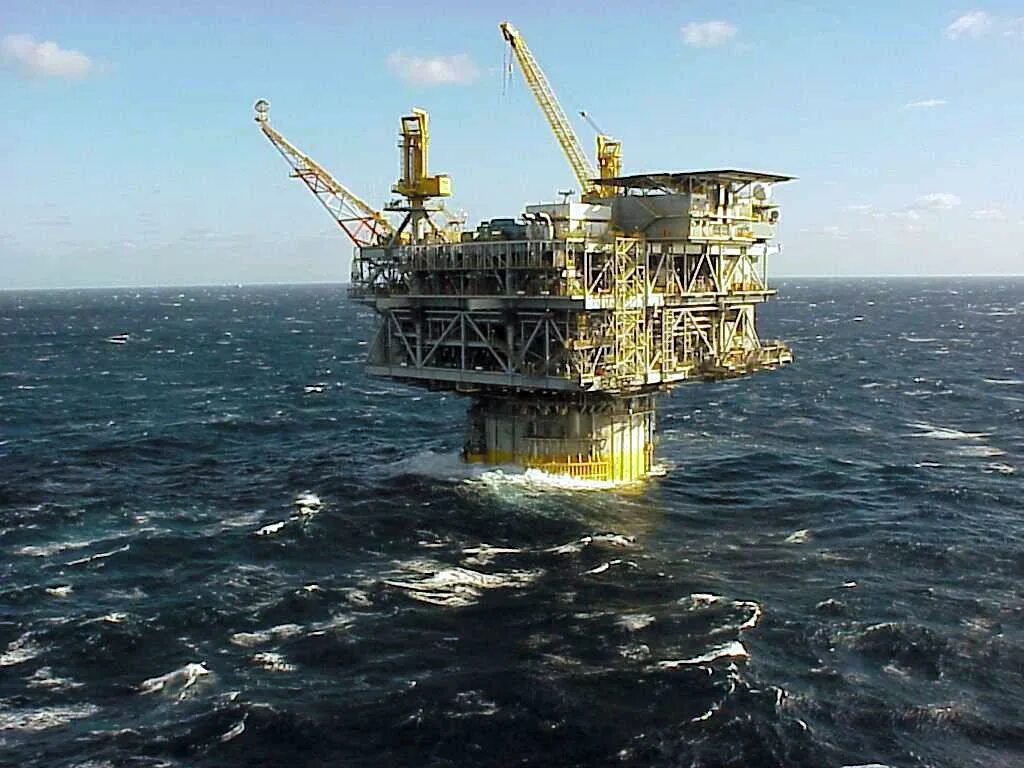 Платформа добычи. Нефтяная платформа "Дропнер" 1995. Нефтедобывающая морская платформа Хайберния. Нефтяная платформа Bullwinkle. Offshore Oil Rig.