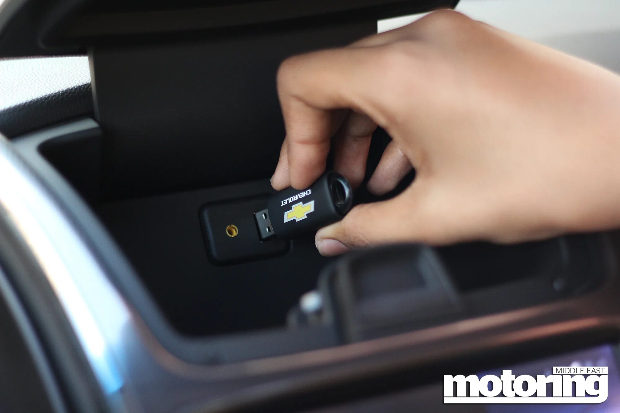 переключатель кнопки багажника шевроле круз. аварийный слот шевроле круз 2012. магнитола шевроле круз 1. Usb разъём в шевроле круз. юсб шевроле круз.