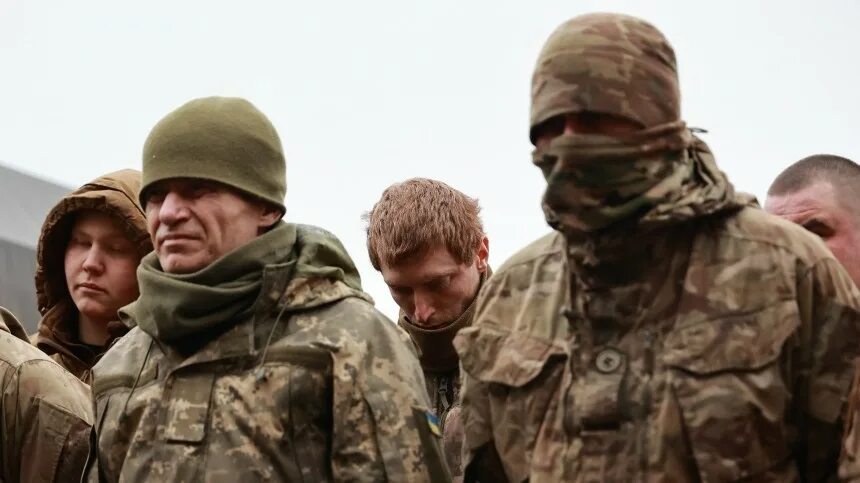 Пленные украинские солдаты. Пленный дважды. Пленный дважды. Пленный дважды. Пленные солдаты в мариуполе.