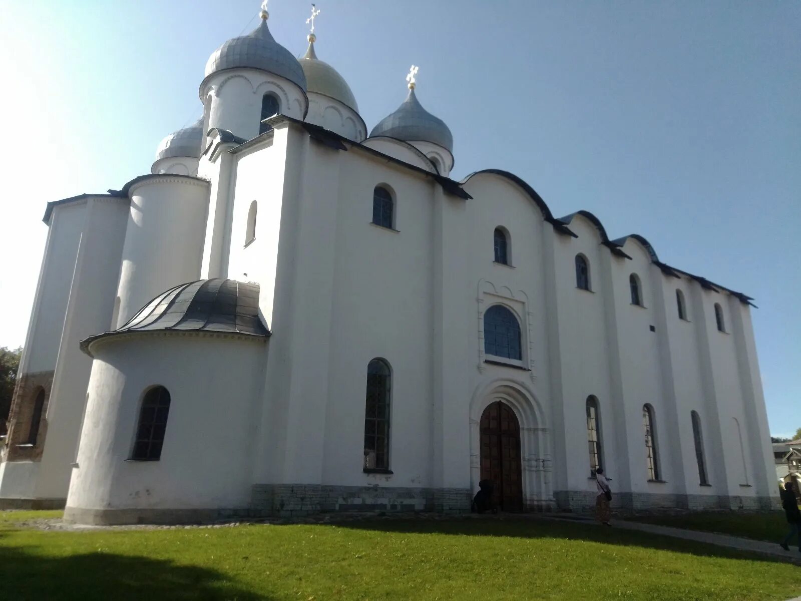 Антониев монастырь Великий Новгород. Храм Рождества Богородицы Антониева монастыря в Новгороде. Великий Новгород на Руси. Церковь Великий Новгород и Волхов.