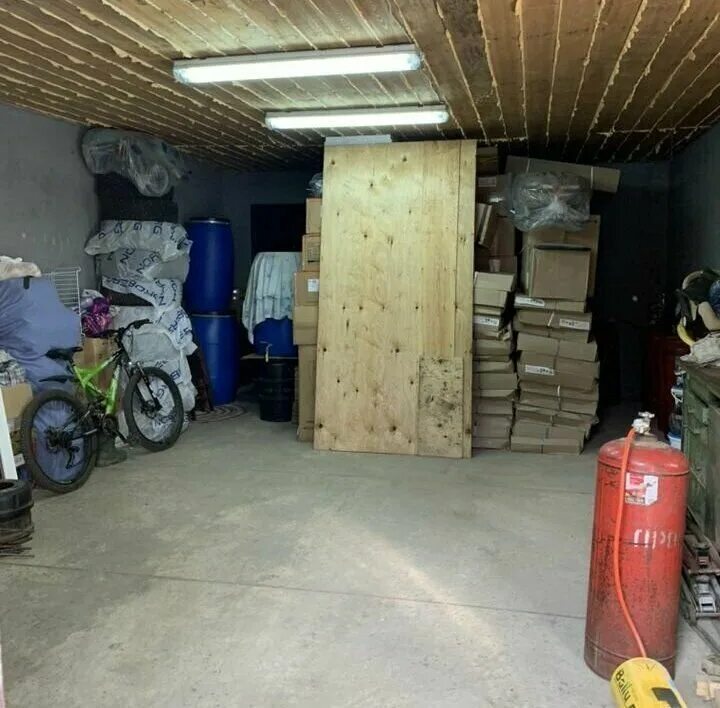 Гараж мужа. Преображение обычного гаража. гараж за 1 миллион. гараж у стаса.
