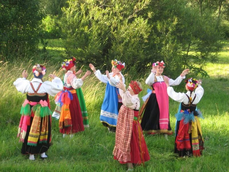 Хоровод детей. Деревенский праздник. Древняя русь хоровод. Хоровод живопись. Национальный хоровод.