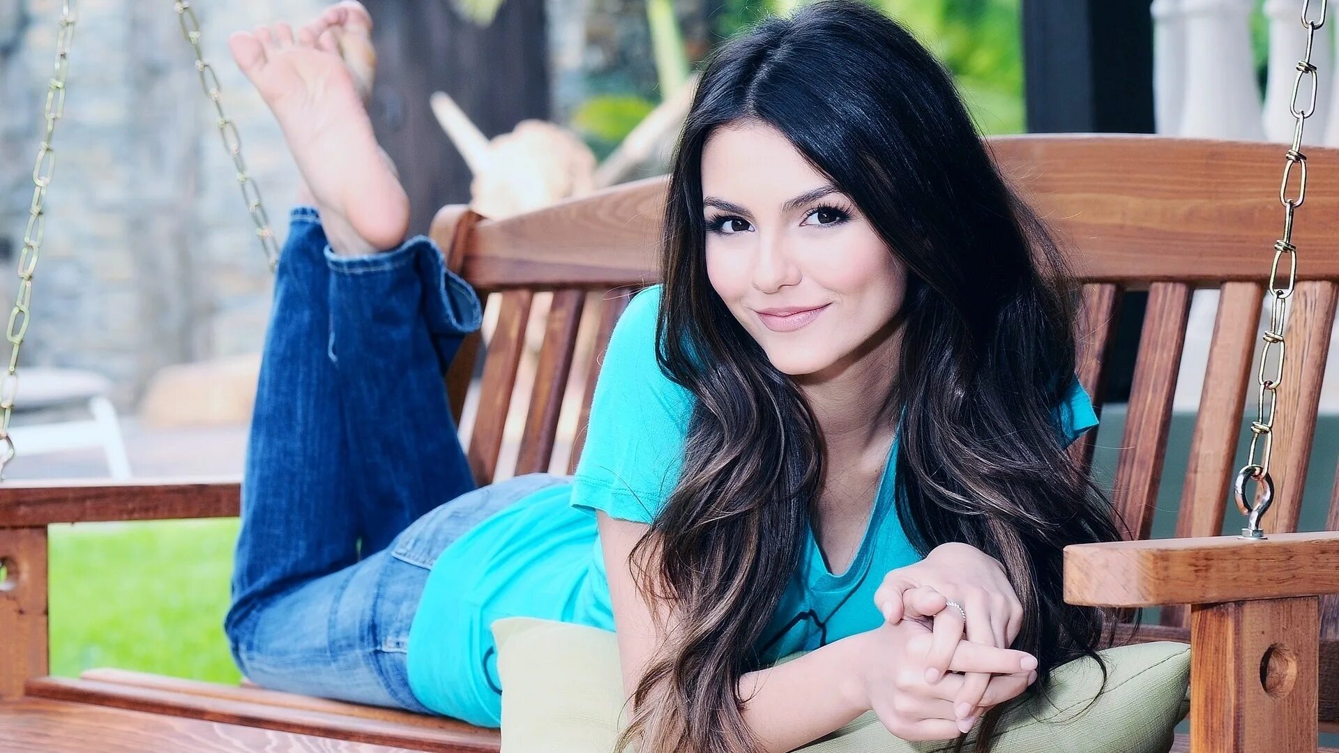 1 лет девушку красивую. 1 лет девушку красивую. Виктория джастис улыбка. Эмили радд 2022. Эмили радд.