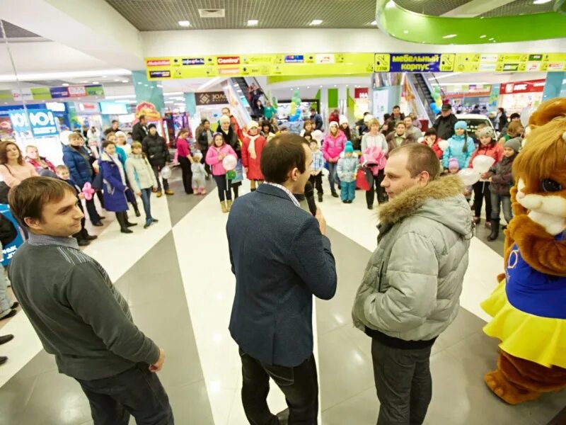 ТК кольцо в Челябинске. ТРК кольцо в Челябинске. ТК кольцо в Челябинске одежда. ТК кольцо в Челябинске изнутри. Кольцо челябинск каталог