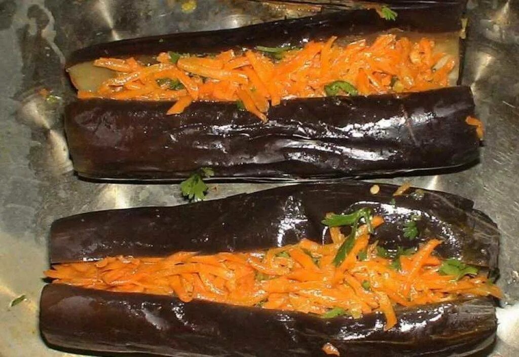 Баклажаны на зиму с чесноком и зеленью. Баклажаны, фаршированные морковью, квашенные. квашеные баклажаны фаршированные морковью. квашеные баклажаны фаршированные морковью сырой. баклажаны фаршированные морковью по-корейски.