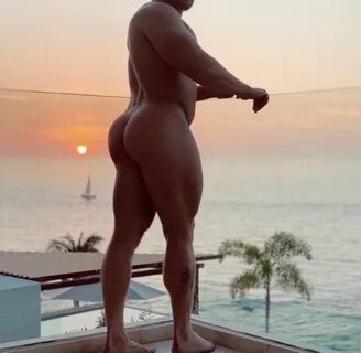 Giannikl's tweet photo. 世 界 上 最 帅 的 男 人.最 好 � � 身 材.最 大 的 鸡 巴.最 翘 的 屁 ...