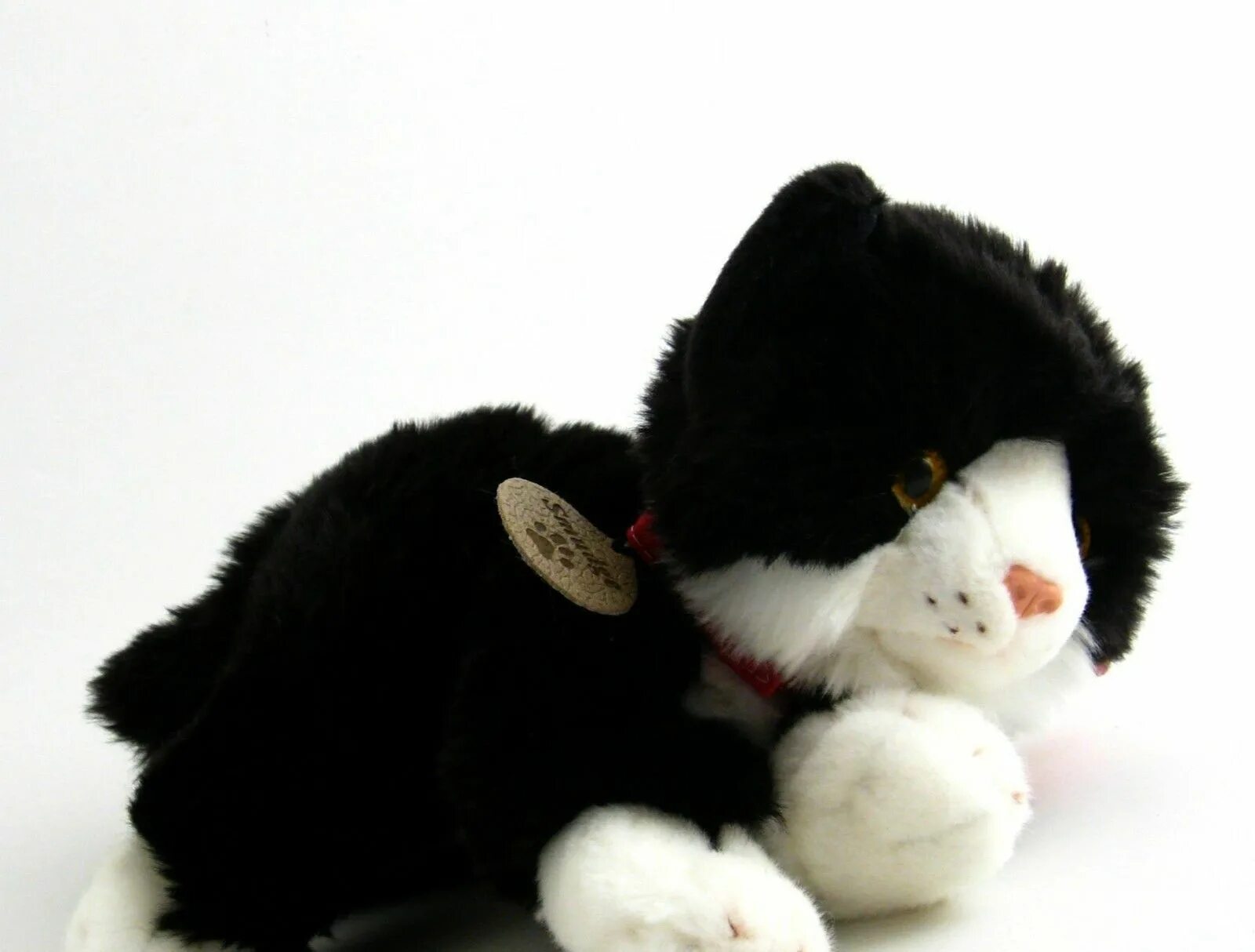 Кошка игрушка красивая. Мягкая игрушка кот. Плюшевый кот дремот. Плюшевый кот дремот. Плюшевый котик светится.