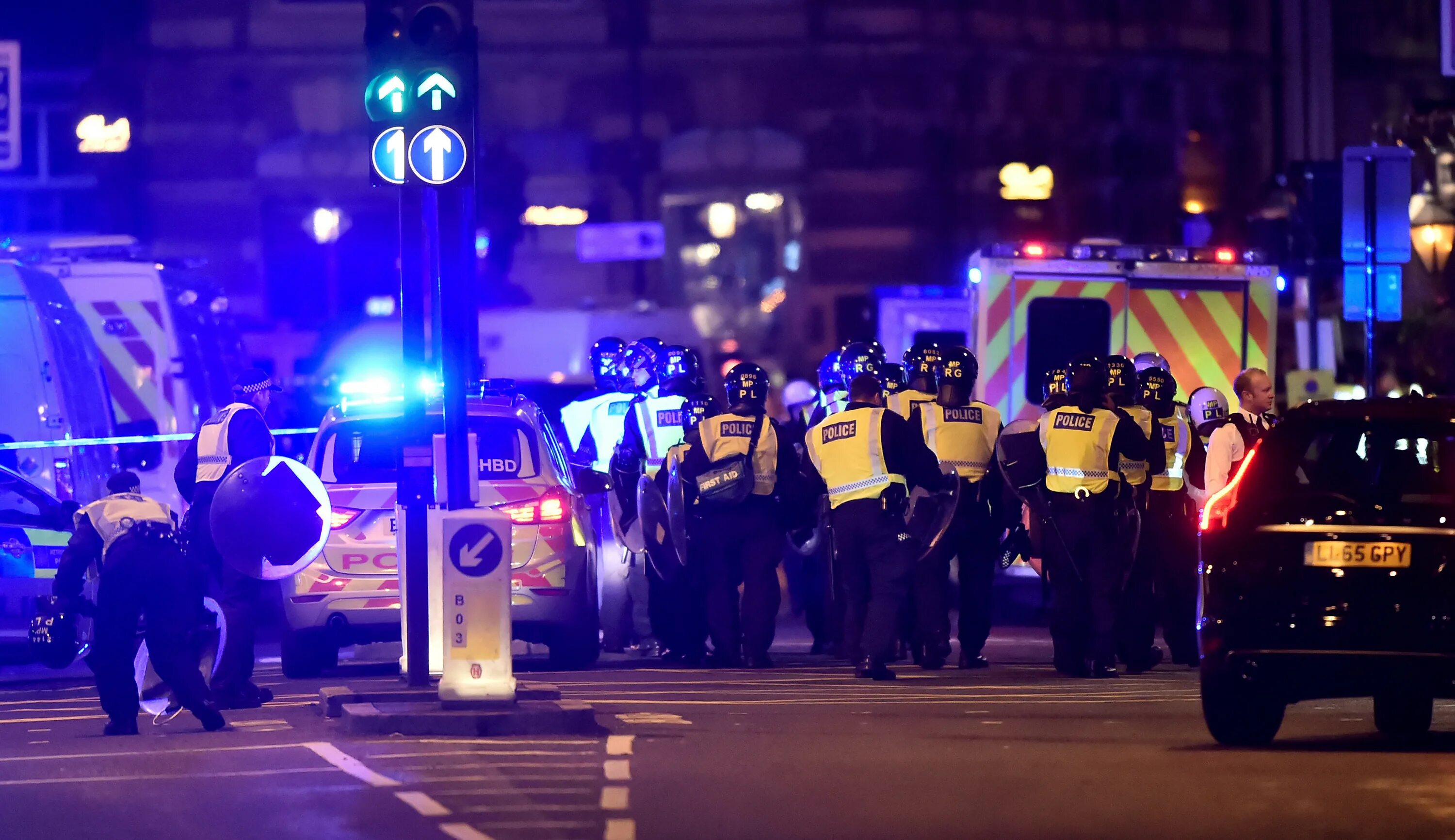 Почему спецслужбы долго ехали в крокус. Теракт на лондонском мосту 2017. Что происходит в Лондоне сегодня.