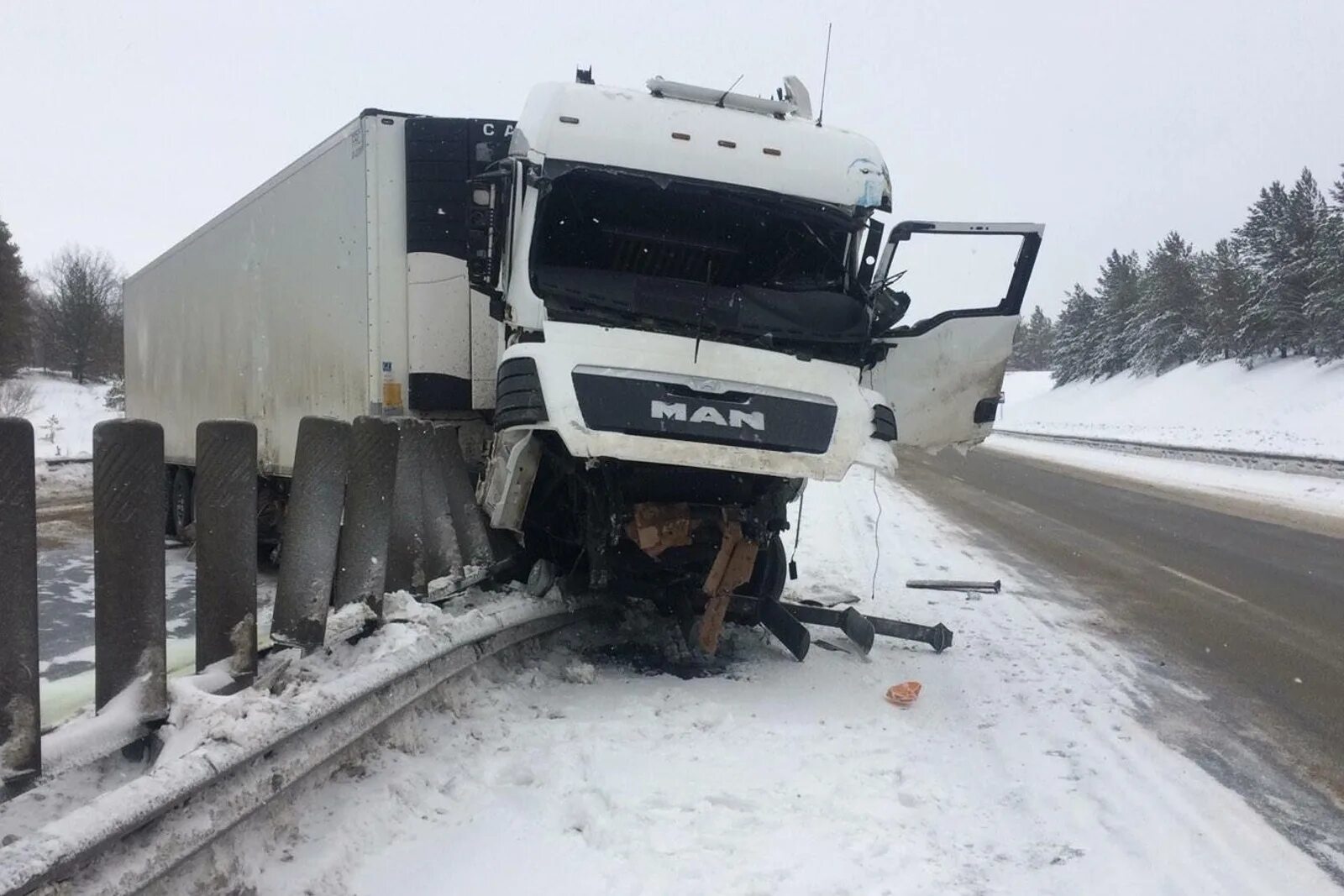 22.11 2005. Трасса м5 аварии Самара. ДТП 23.01.2022 В Самарской области. ДТП ман Самарская область. ДТП на м5 за последние сутки в Самарской области.